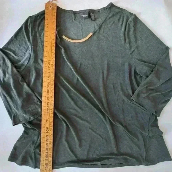 Travelers by Chicos Green Long Knit Slinky Top Womens Size 4 Large Long Sleeve - Picture 1 of 4